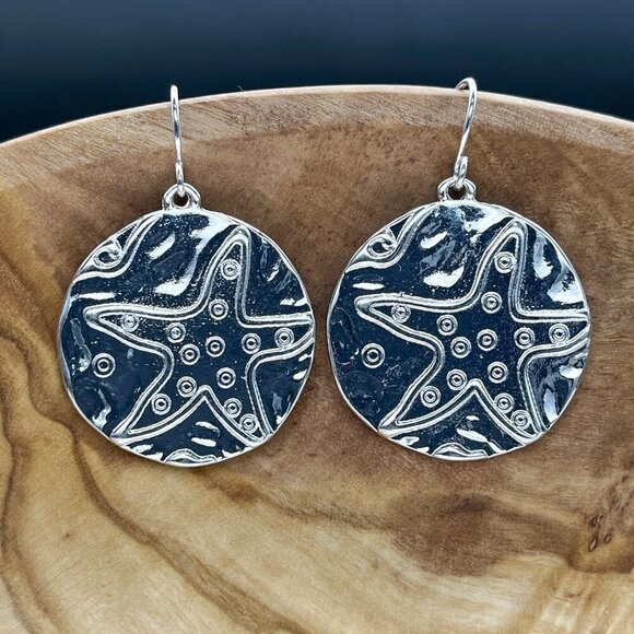 Star Fish Circle Earrings - Picture 4 of 5
